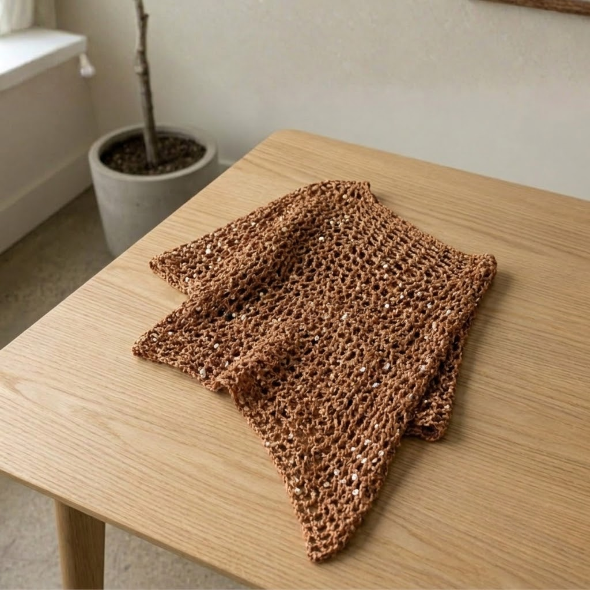 ⁠Poncho Kleopatra